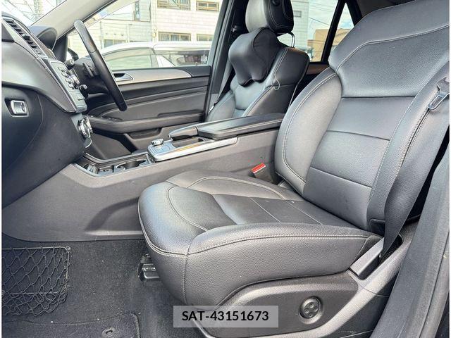 Mercedes Benz M-CLASS 2012-07 8883906-11