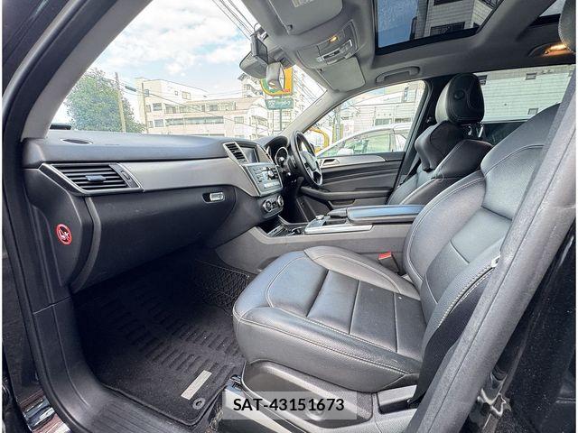 Mercedes Benz M-CLASS 2012-07 8883906-12