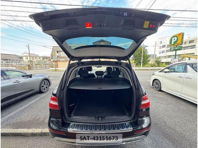 Mercedes Benz M-CLASS 2012-07 8883906-8