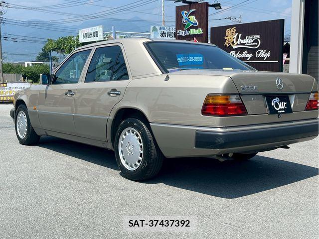 Mercedes Benz M-CLASS 1990-10 1207357-6