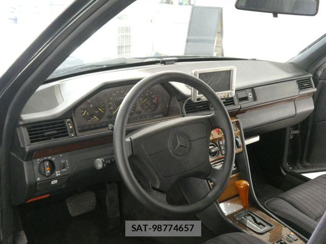 Mercedes Benz M-CLASS 1990-04 8366987-12