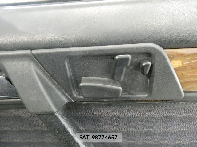 Mercedes Benz M-CLASS 1990-04 8366987-28