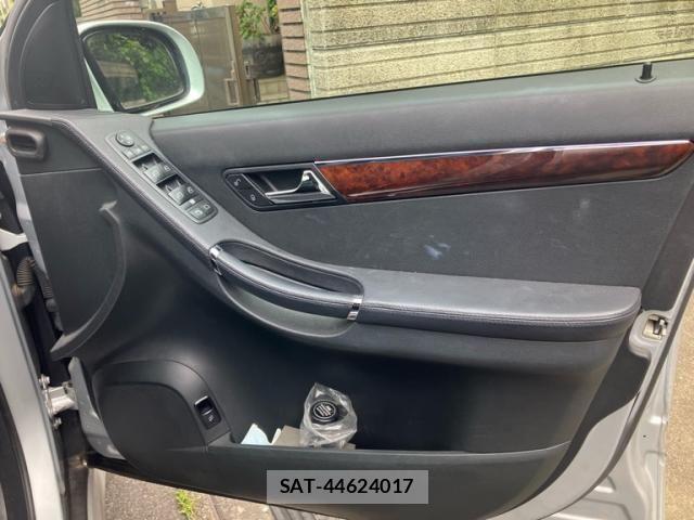 Mercedes Benz R-CLASS 2007-12 8413582-12