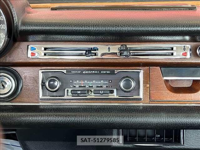 Mercedes Benz S-CLASS 1970-01 7272316-15