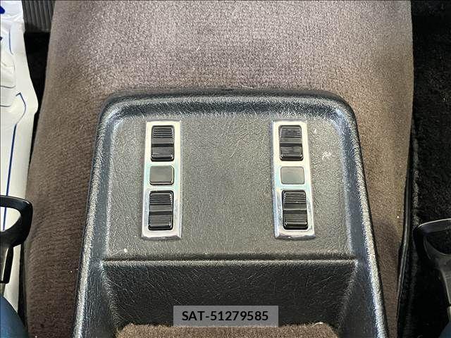 Mercedes Benz S-CLASS 1970-01 7272316-18