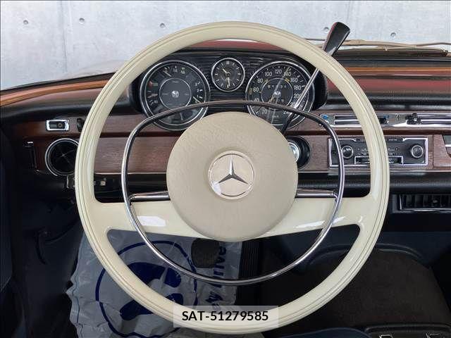 Mercedes Benz S-CLASS 1970-01 7272316-1