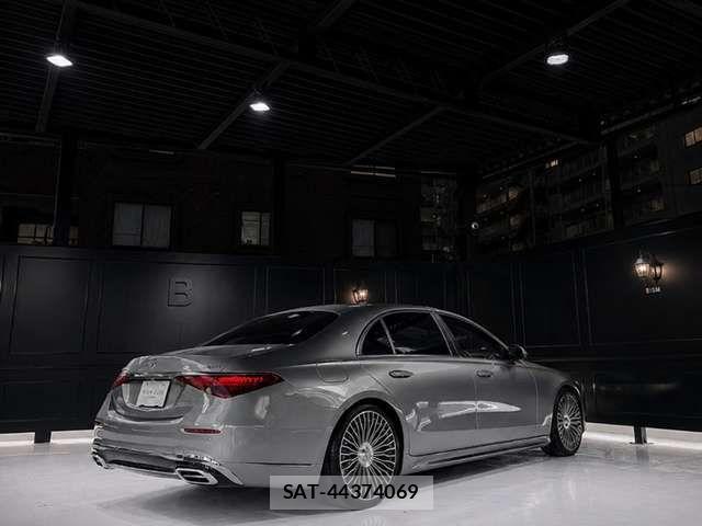 Mercedes Benz S-CLASS 2021-11 8208695-4