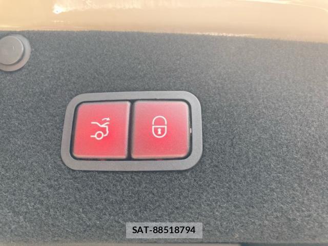 Mercedes Benz S-CLASS 2017-08 8660229-12