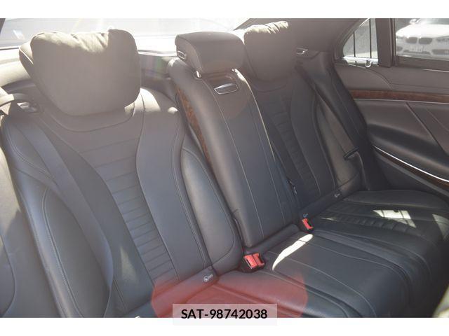 Mercedes Benz S-CLASS 2015-12 4596520-15