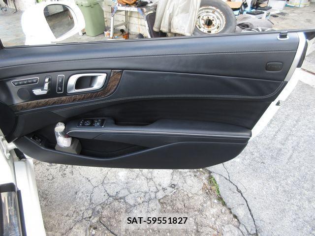 Mercedes Benz SL-CLASS 2012-10 3379383-12