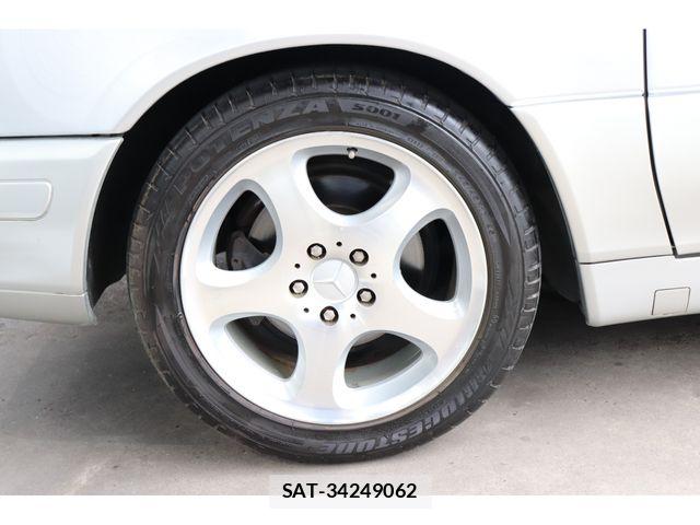 Mercedes Benz SL-CLASS 1999-06 6676872-28