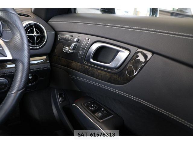 Mercedes Benz SL-CLASS 2014-04 6752390-19