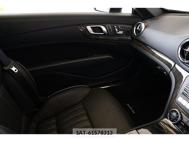 Mercedes Benz SL-CLASS 2014-04 6752390-21