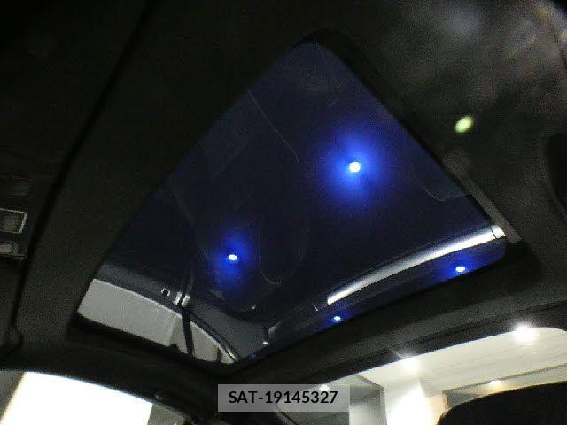 Mercedes Benz SL-CLASS 2012-07 7251510-15