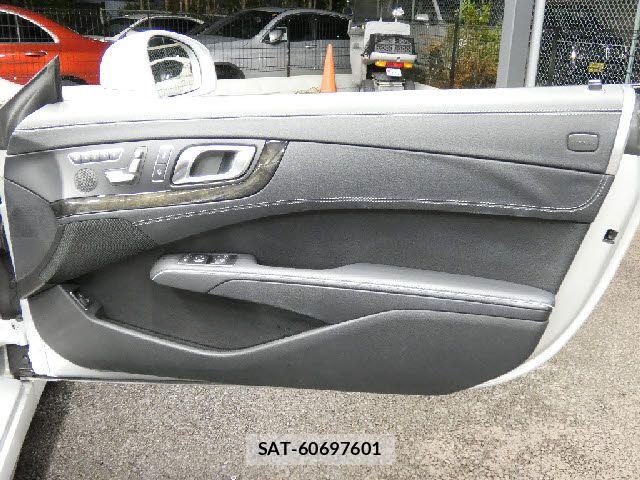 Mercedes Benz SL-CLASS 2013-02 7392852-21