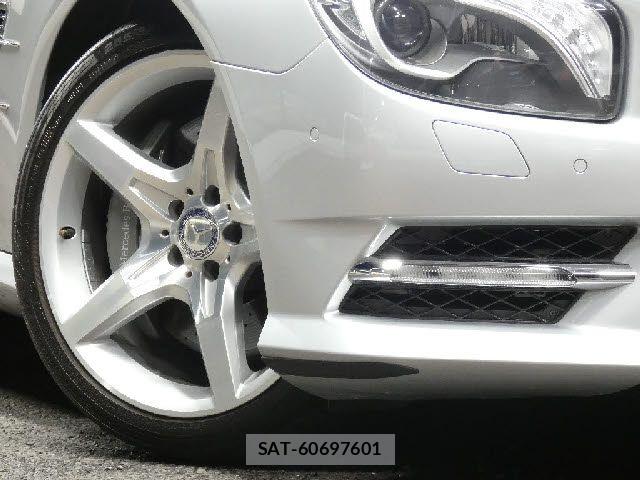 Mercedes Benz SL-CLASS 2013-02 7392852-7