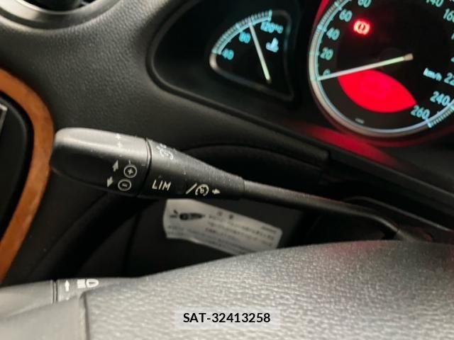 Mercedes Benz SL-CLASS 2005-04 7725635-22