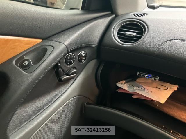 Mercedes Benz SL-CLASS 2005-04 7725635-25