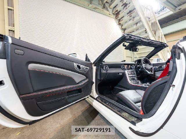 Mercedes Benz C-CLASS 2018-03 3379378-22