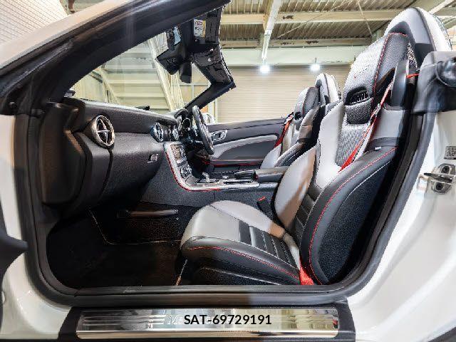 Mercedes Benz C-CLASS 2018-03 3379378-23