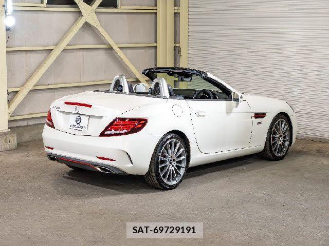 Mercedes Benz C-CLASS 2018-03 3379378-28