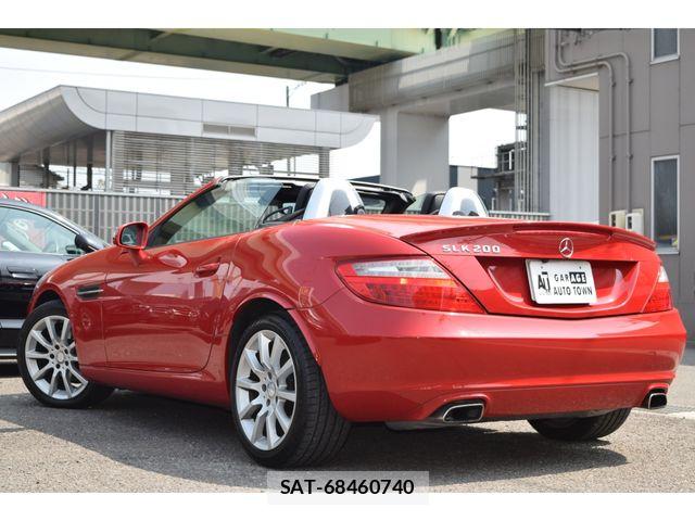 Mercedes Benz SLK 2013-09 5871967-11