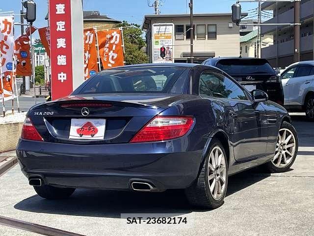 Mercedes Benz SLK 2012-02 6815922-2