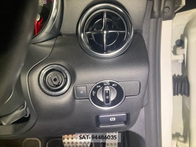Mercedes Benz SLK 2013-06 7562430-25