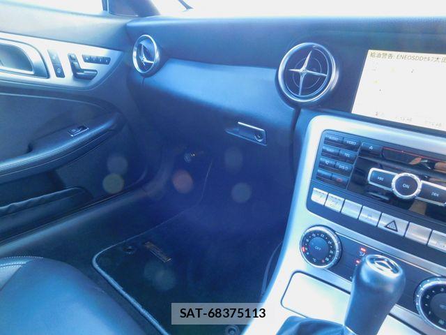 Mercedes Benz SLK 2012-02 8100427-10