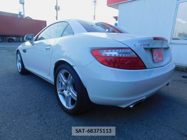 Mercedes Benz SLK 2012-02 8100427-2