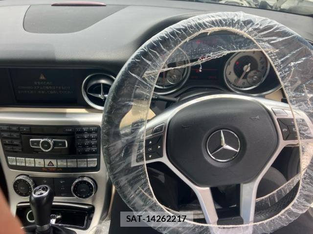 Mercedes Benz SLK 2011-09 8131219-11