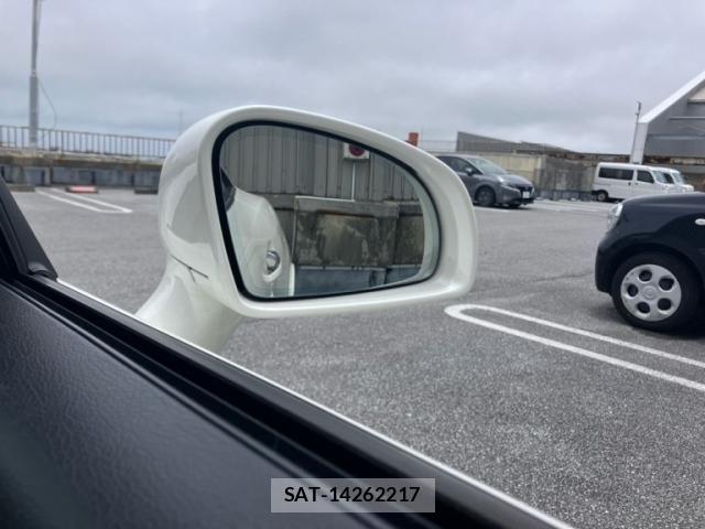 Mercedes Benz SLK 2011-09 8131219-17