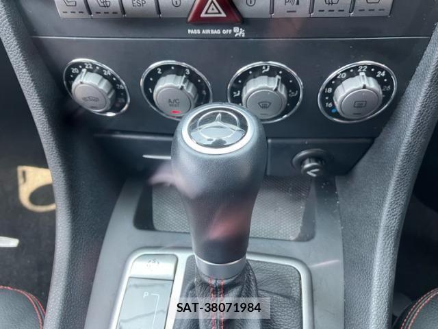 Mercedes Benz SLK 2007-03 8131220-17
