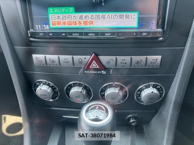 Mercedes Benz SLK 2007-03 8131220-18