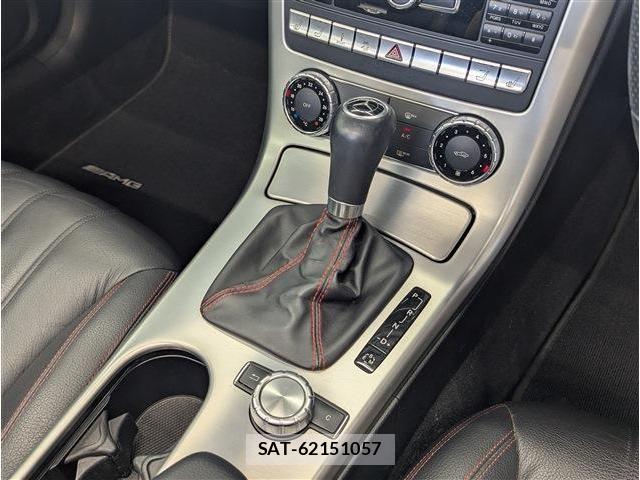 Mercedes Benz SLK 2011-08 8230795-15