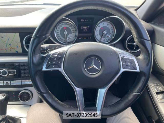 Mercedes Benz SLK 2014-04 8336771-13