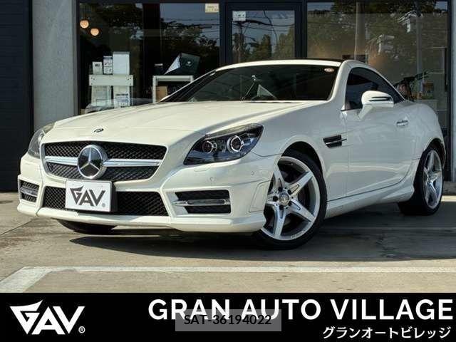 Mercedes Benz SLK 2015-10 8354939-0