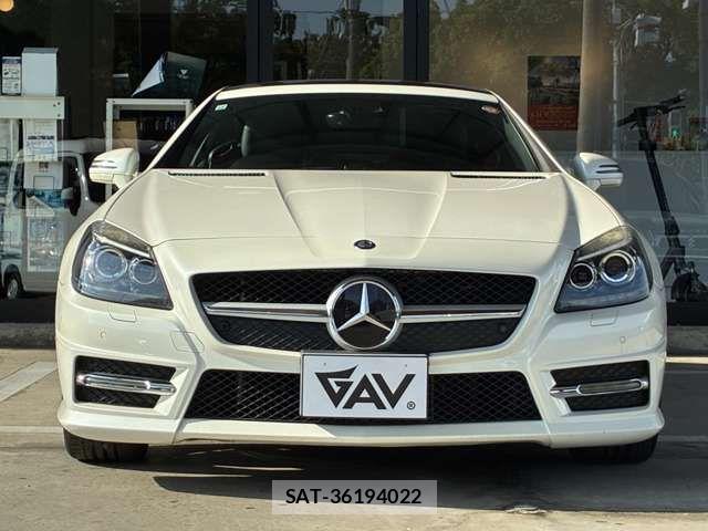 Mercedes Benz SLK 2015-10 8354939-5