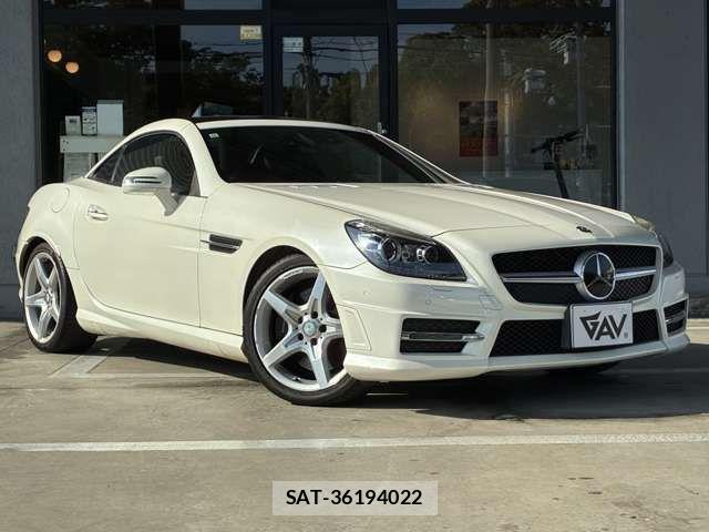 Mercedes Benz SLK 2015-10 8354939-6