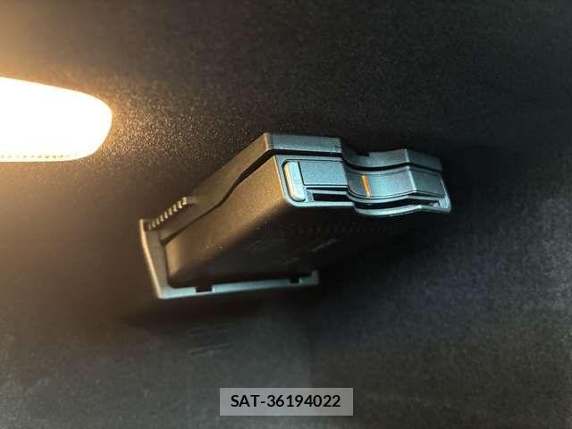 Mercedes Benz SLK 2015-10 8354939-7