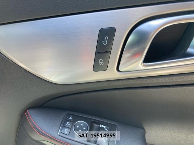 Mercedes Benz SLK 2012-03 8743954-13
