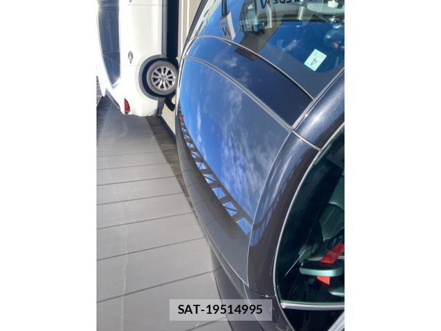 Mercedes Benz SLK 2012-03 8743954-4