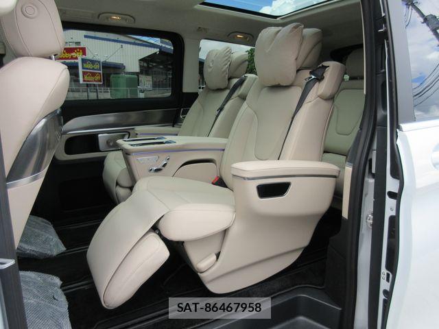 Mercedes Benz V-CLASS 2025-04 1257922-10
