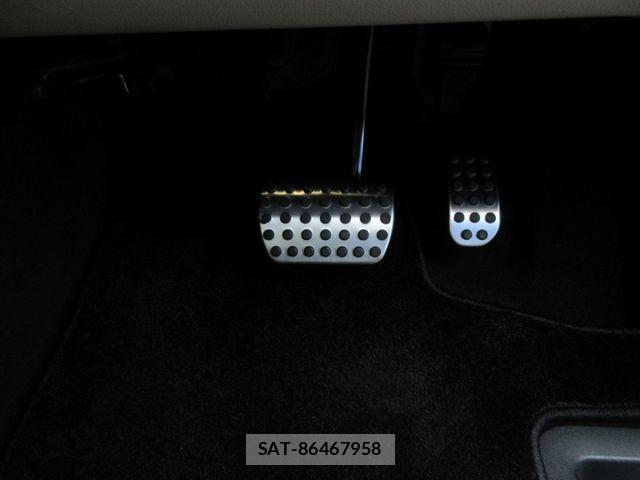 Mercedes Benz V-CLASS 2025-04 1257922-20