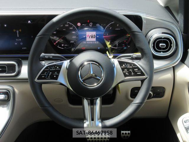Mercedes Benz V-CLASS 2025-04 1257922-21