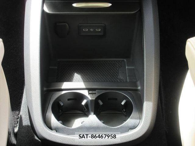Mercedes Benz V-CLASS 2025-04 1257922-29