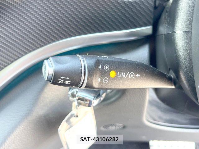 Mercedes Benz V-CLASS 2017-03 1313985-6
