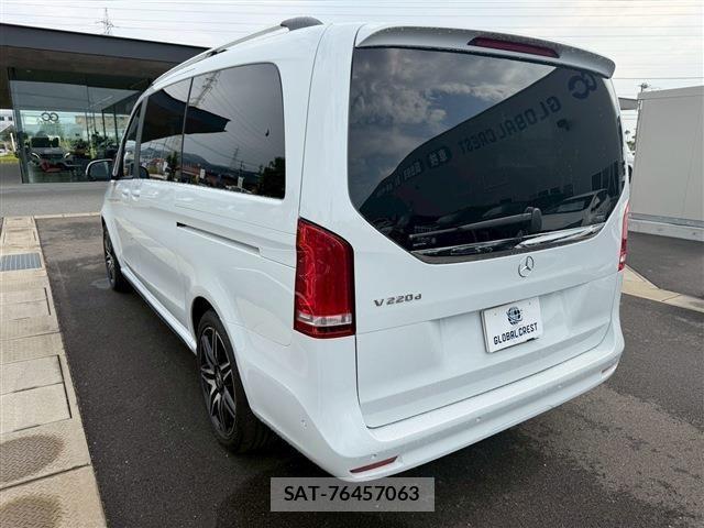 Mercedes Benz V-CLASS 2023-07 1331891-9