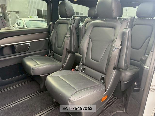 Mercedes Benz V-CLASS 2023-07 1331891-12