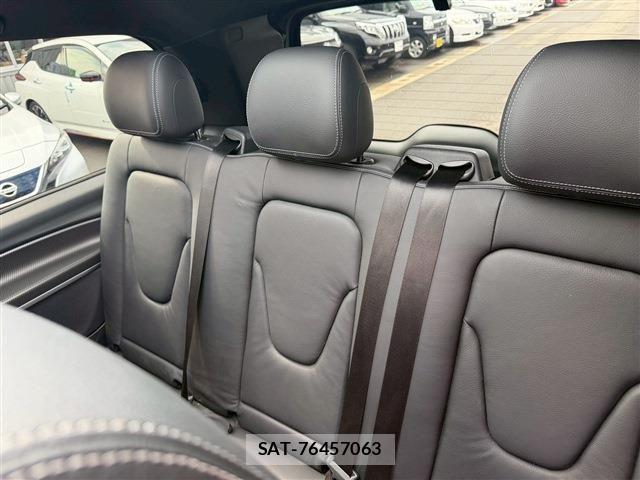 Mercedes Benz V-CLASS 2023-07 1331891-13